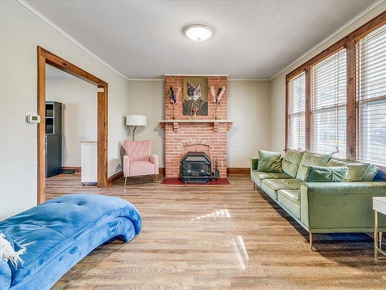Listing photo 4