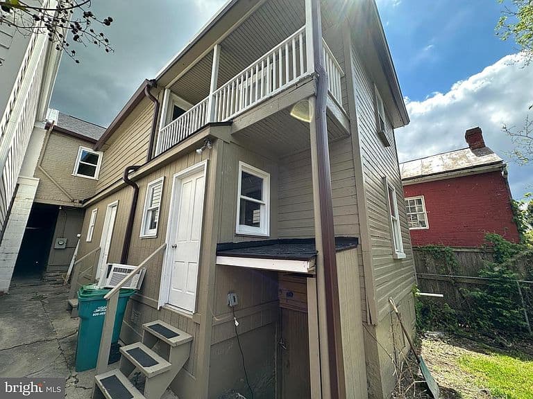 Listing photo 5