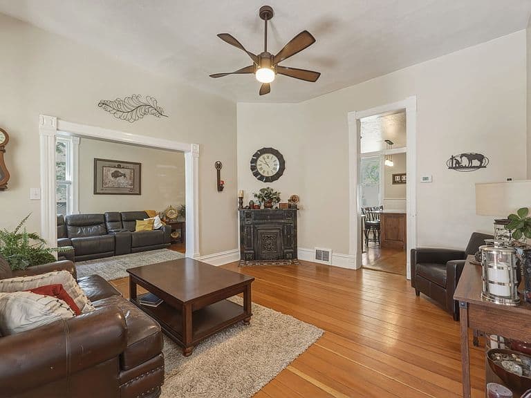 Listing photo 5
