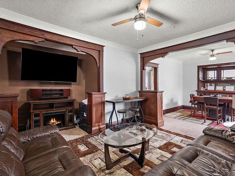 Listing photo 5