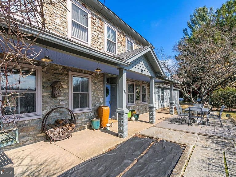 Listing photo 4