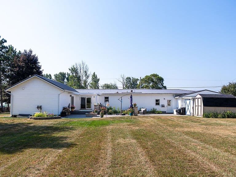 Listing photo 5