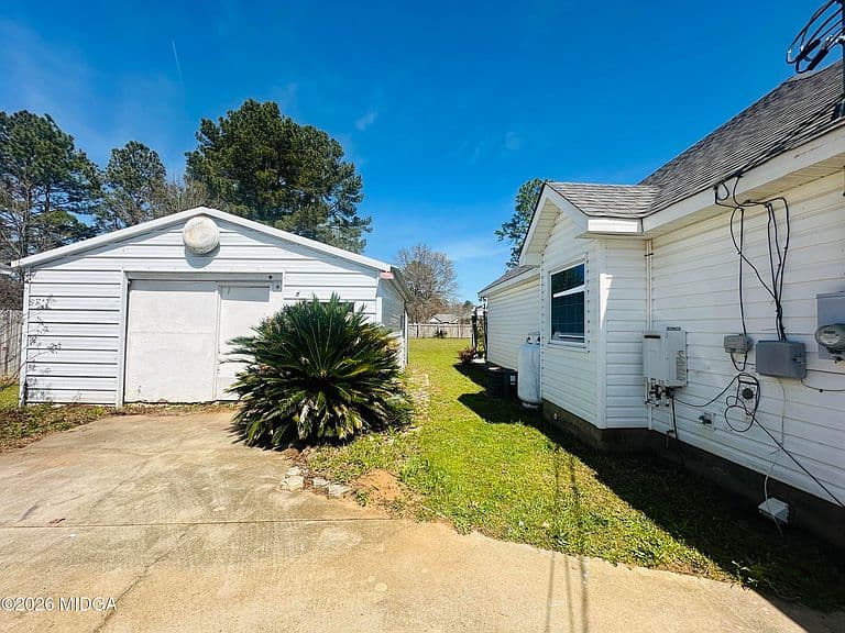 Listing photo 5