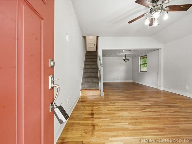 Listing photo 4