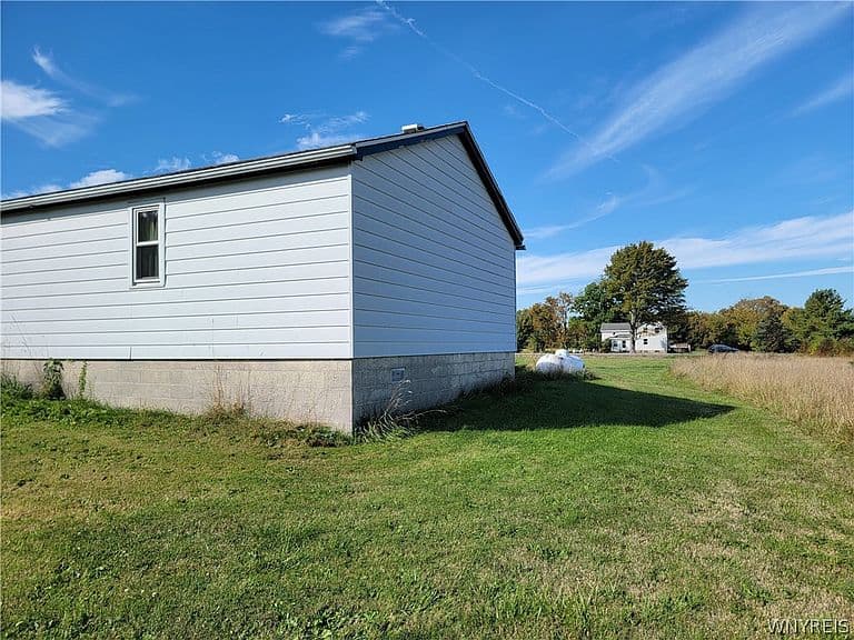 Listing photo 5