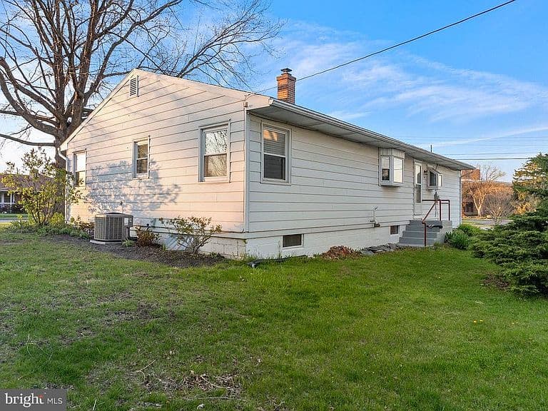 Listing photo 4