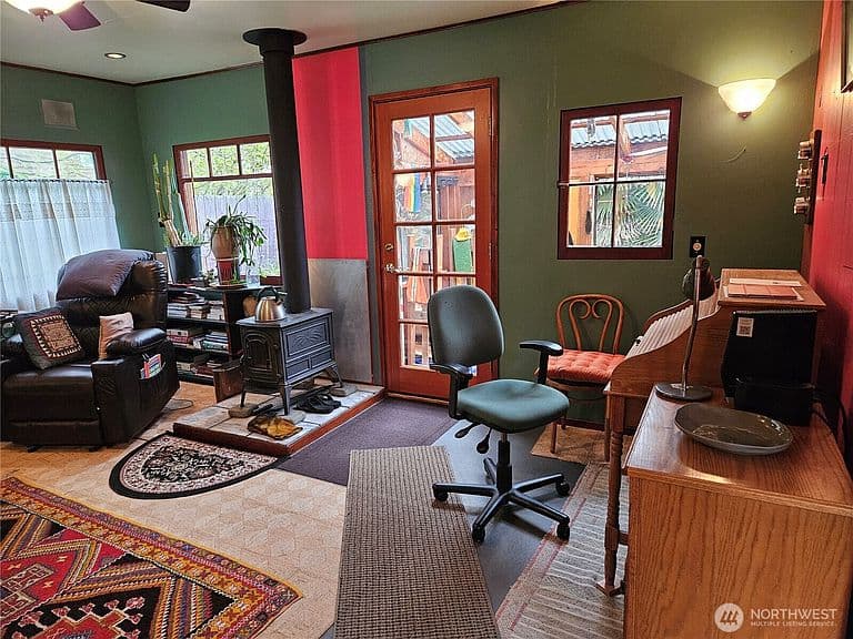 Listing photo 5
