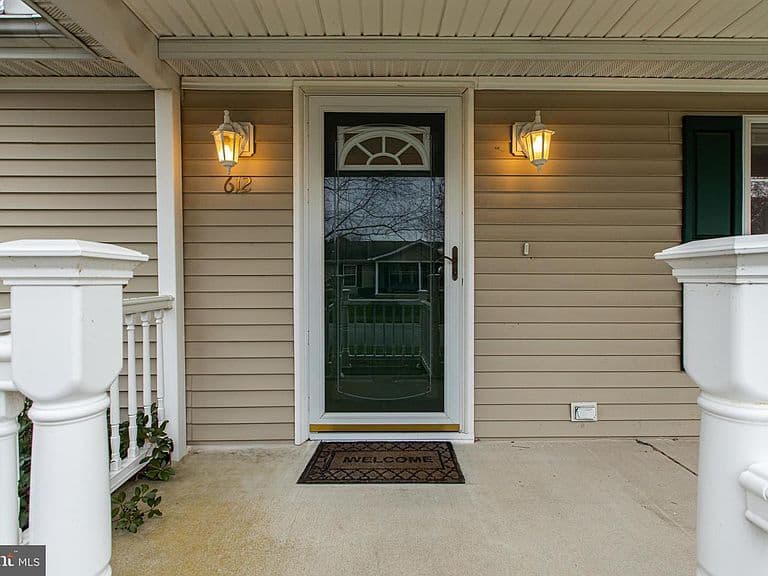 Listing photo 5