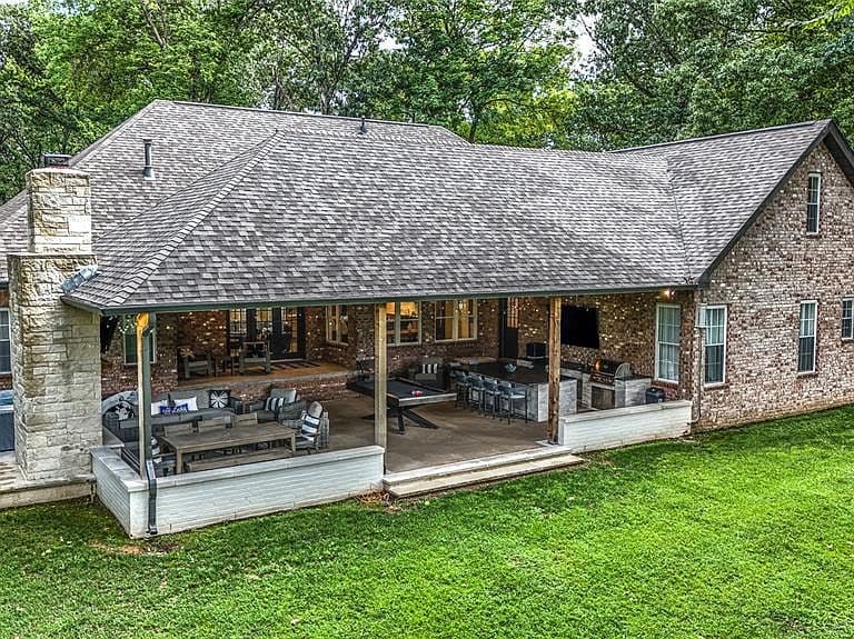 Listing photo 2
