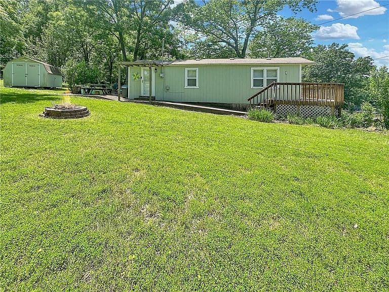Listing photo 4