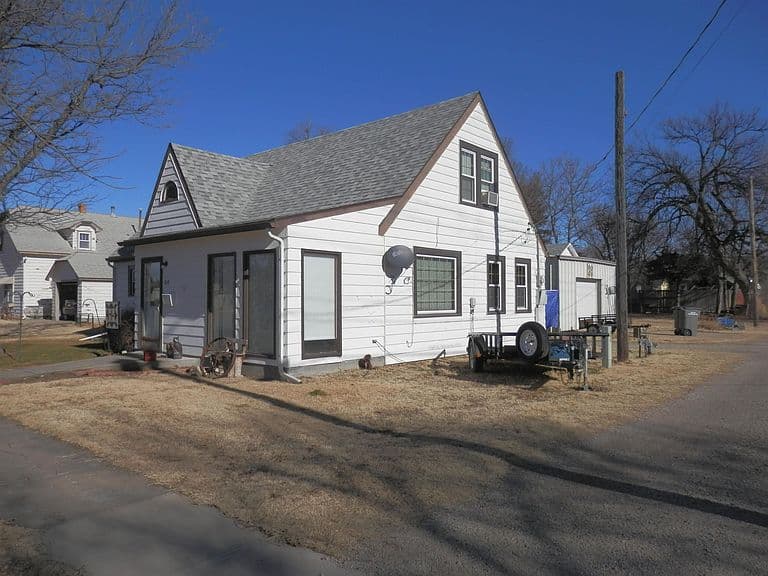 Listing photo 3