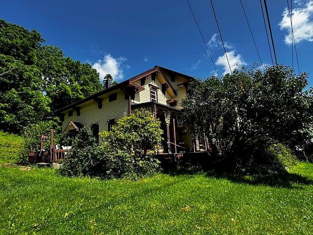 Listing photo 2