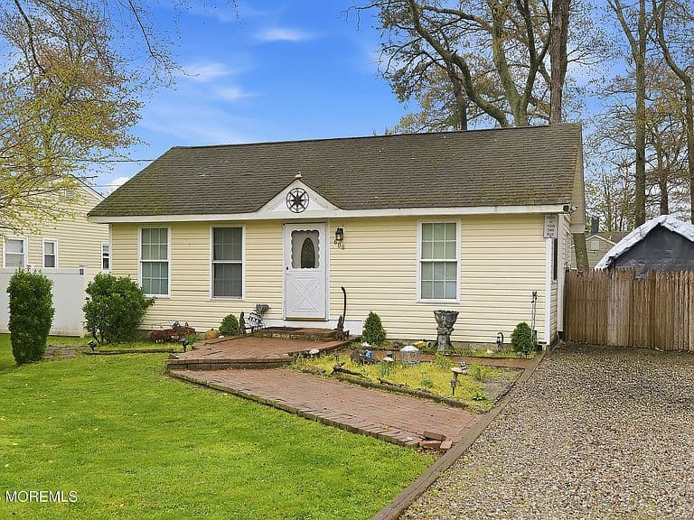 Listing photo 3