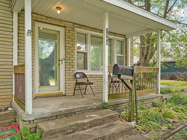 Listing photo 3