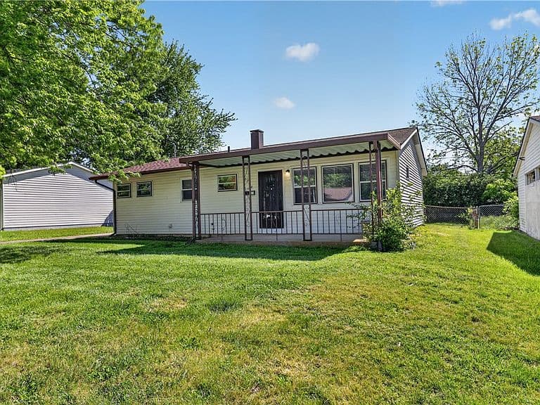 Listing photo 2
