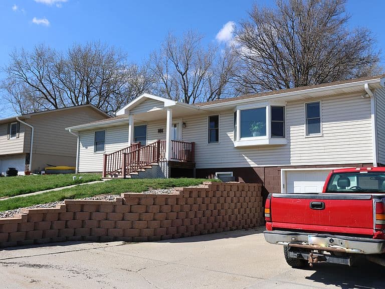 Listing photo 3
