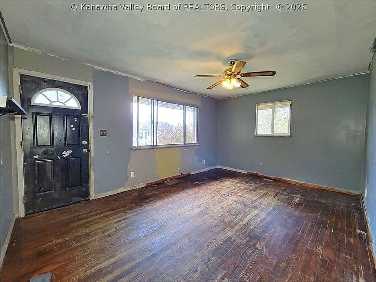 Listing photo 5