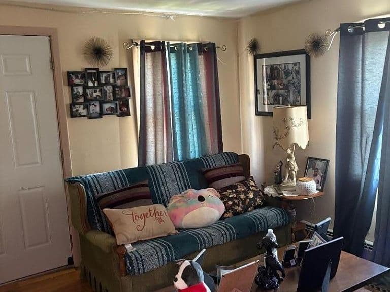 Listing photo 4