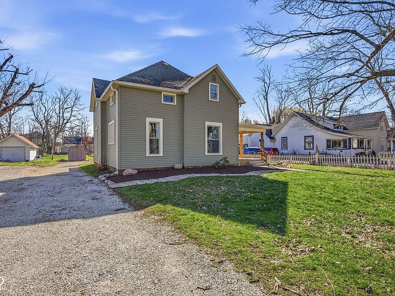 Listing photo 3
