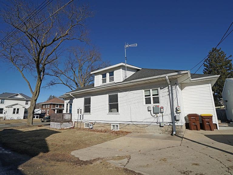 Listing photo 4