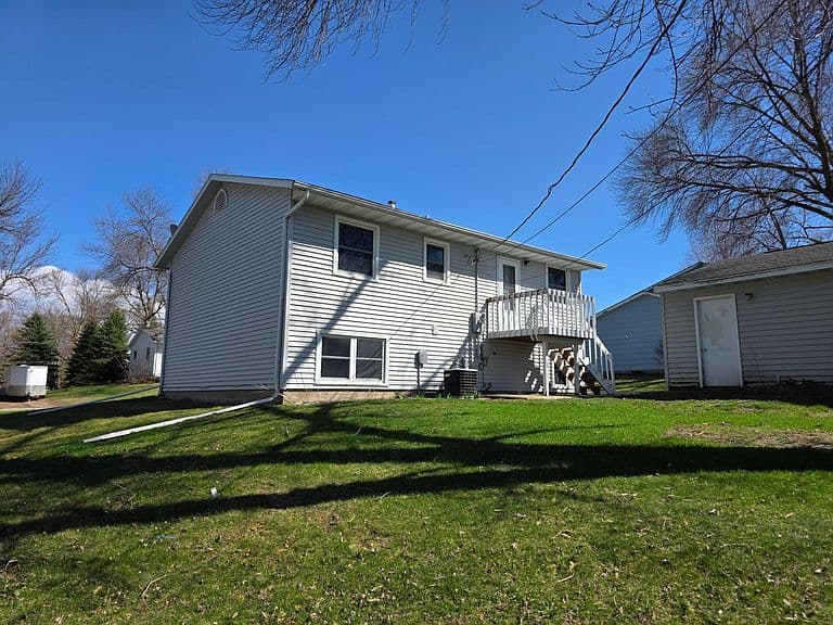 Listing photo 5