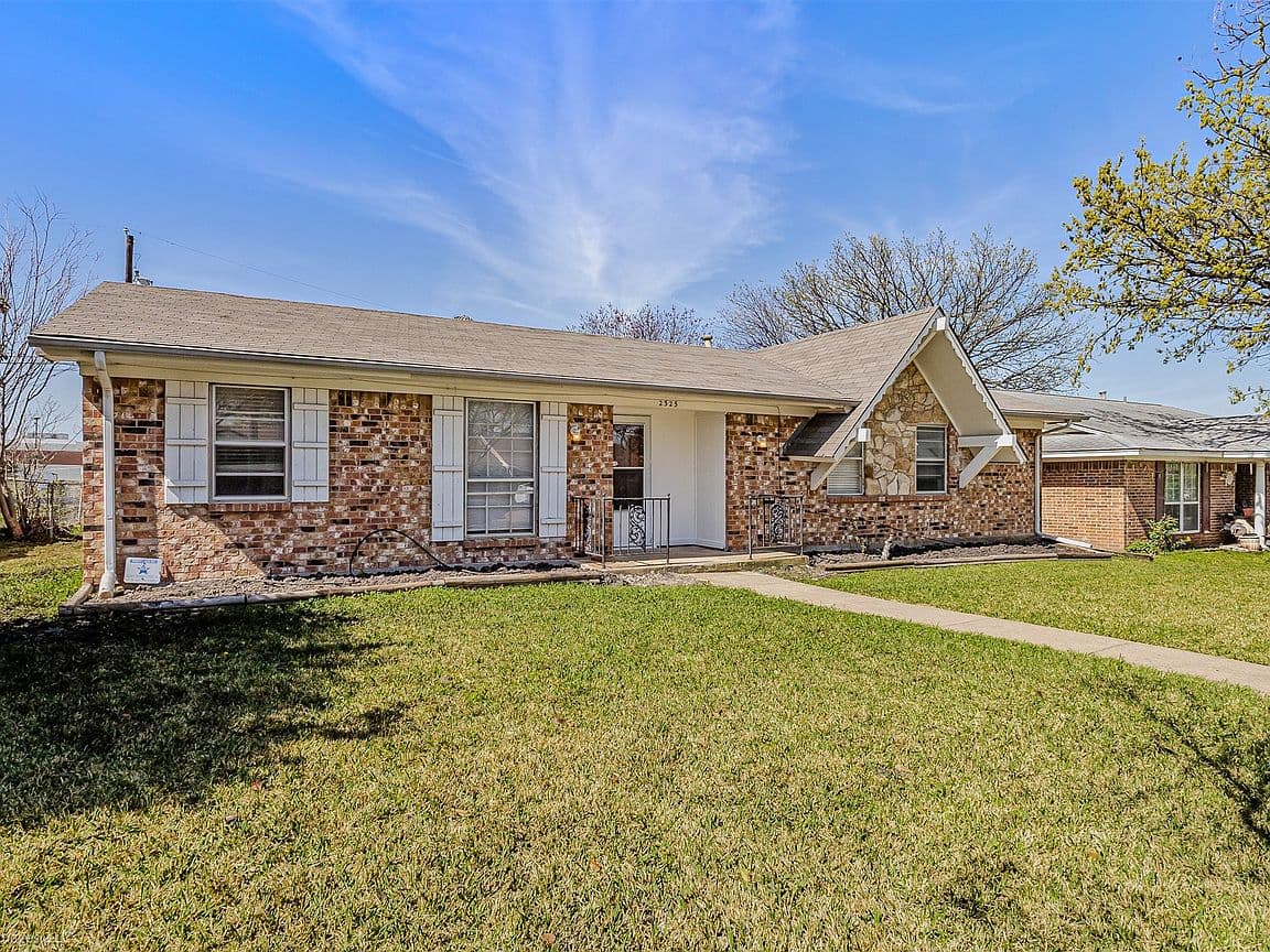 Primary listing photo
