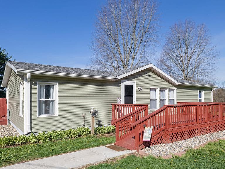 Listing photo 3