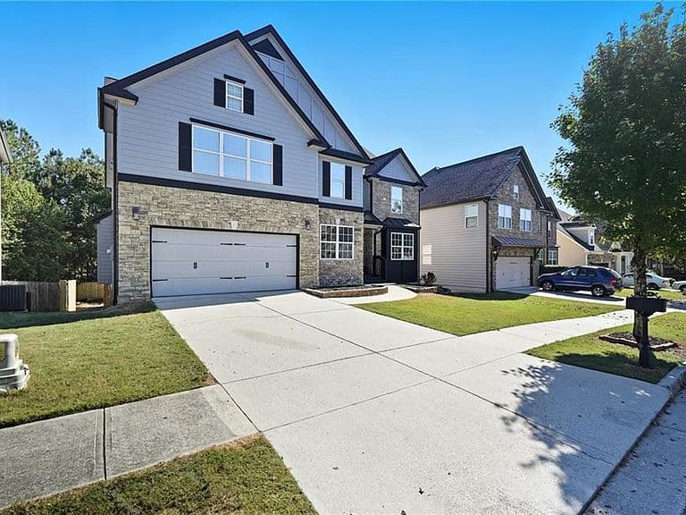 Listing photo 2