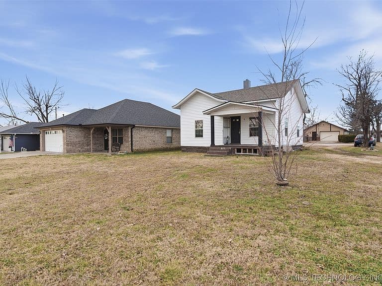 Listing photo 3