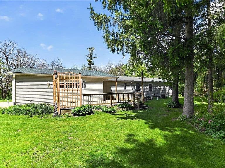 Listing photo 5