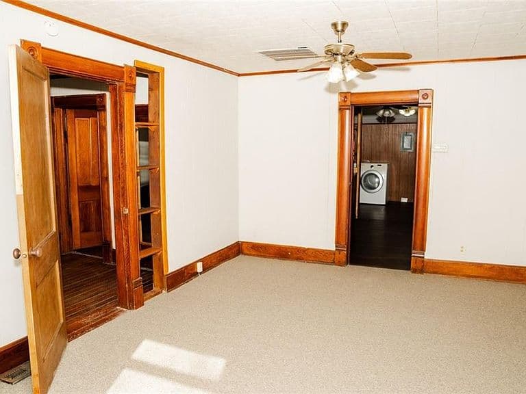 Listing photo 5