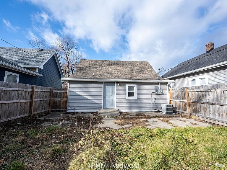 Listing photo 5