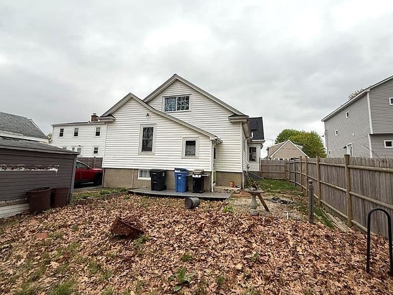 Listing photo 4