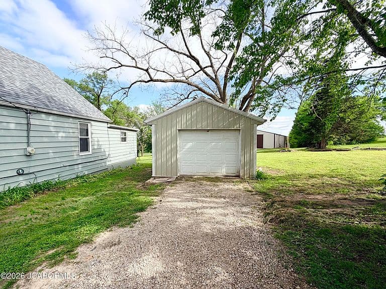 Listing photo 5