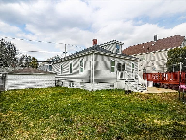 Listing photo 2