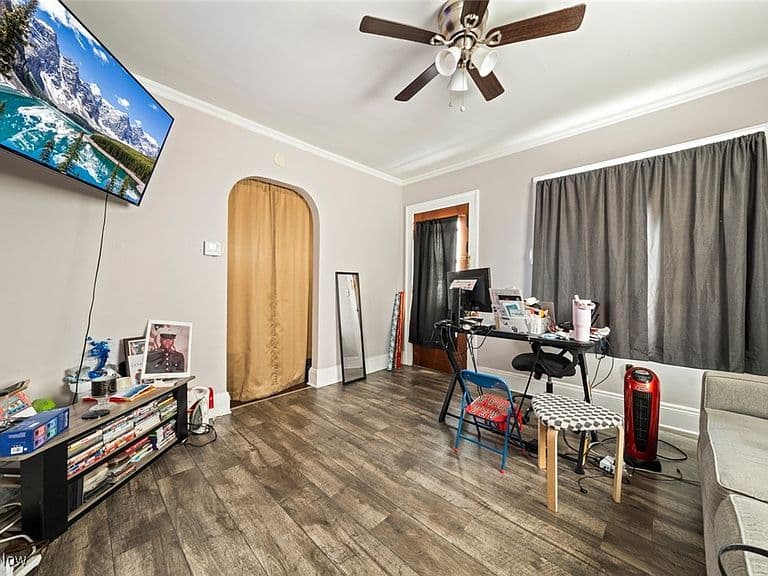Listing photo 5