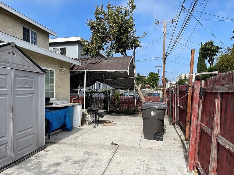 Listing photo 4