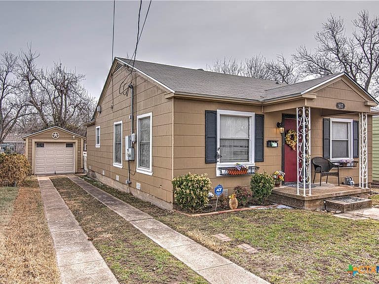 Listing photo 3