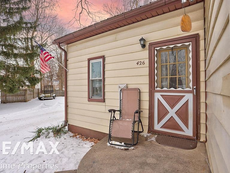 Listing photo 5