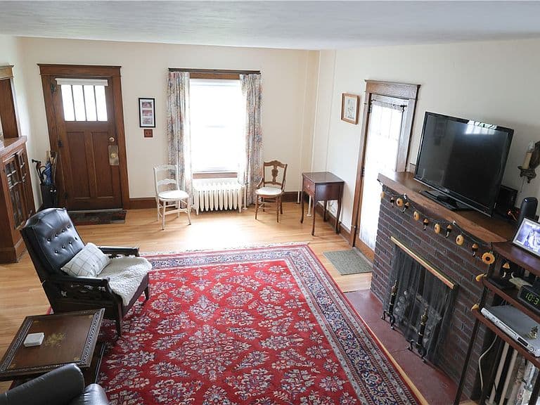 Listing photo 3