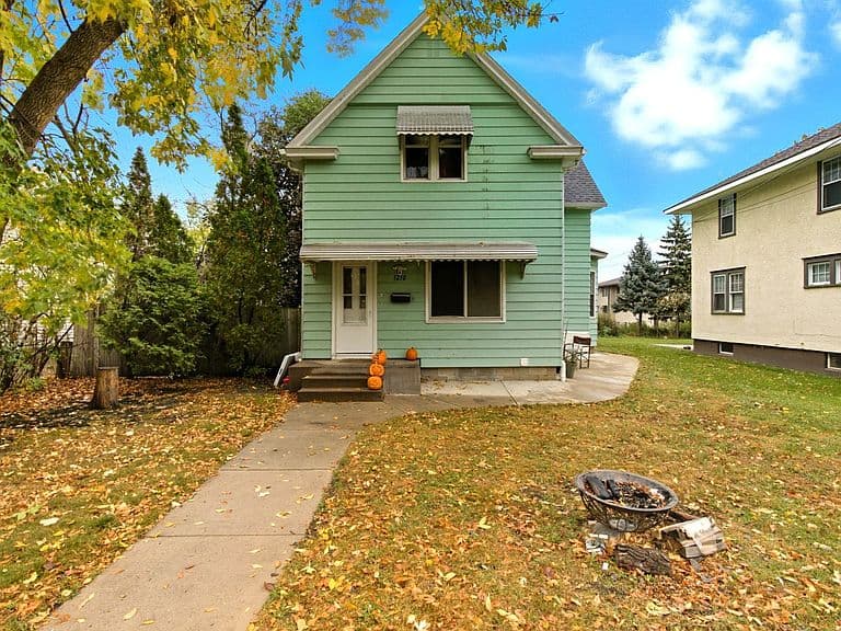 Listing photo 2