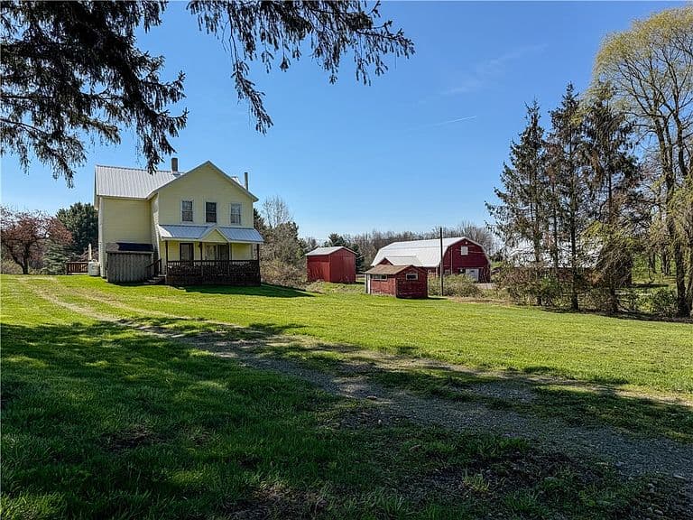Listing photo 4