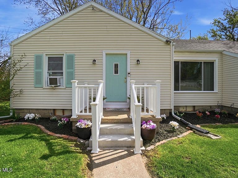 Listing photo 4