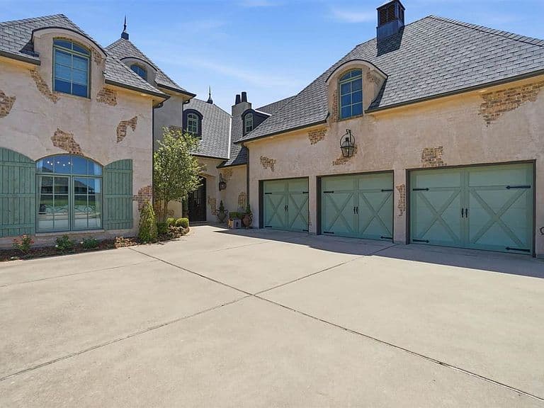 Listing photo 3