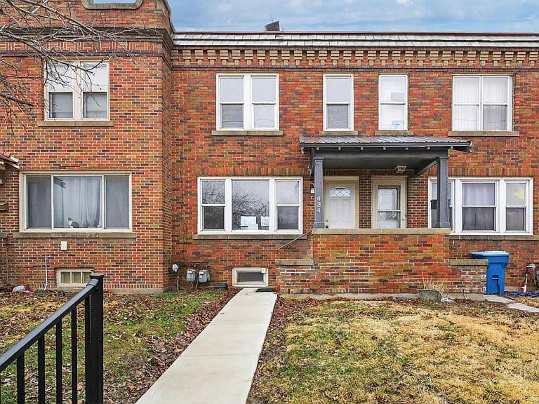 Listing photo 2
