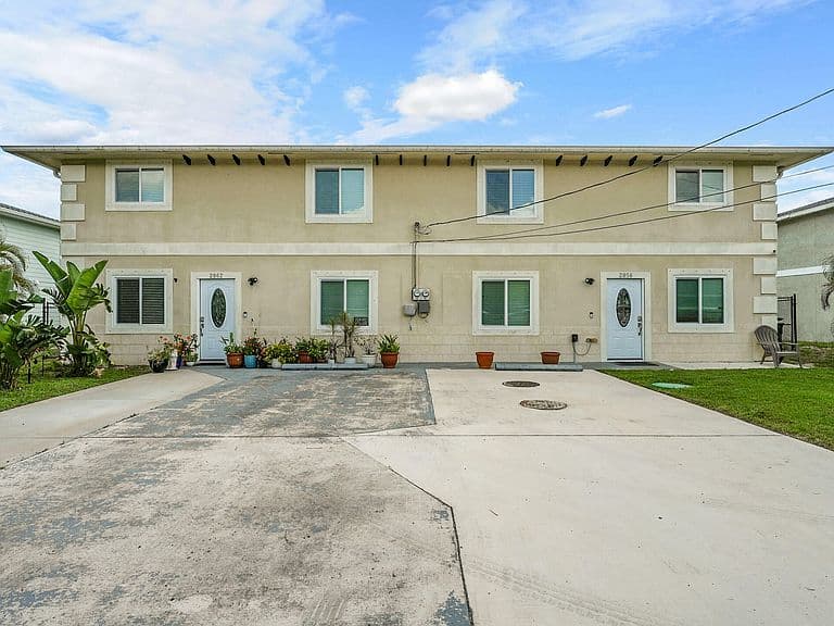 Listing photo 4