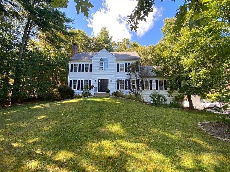 Listing photo 2