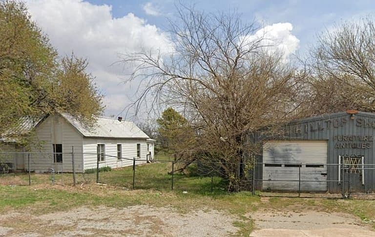 Listing photo 3
