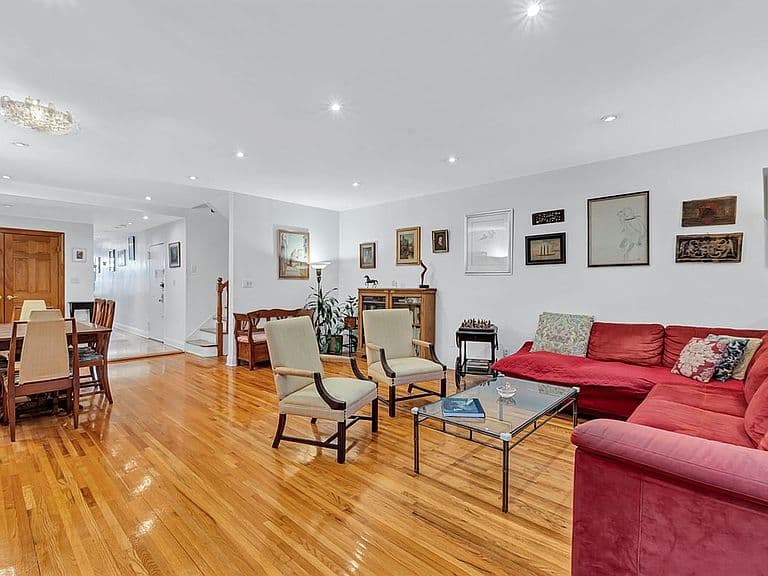 Listing photo 4