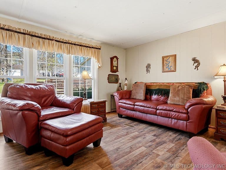 Listing photo 4